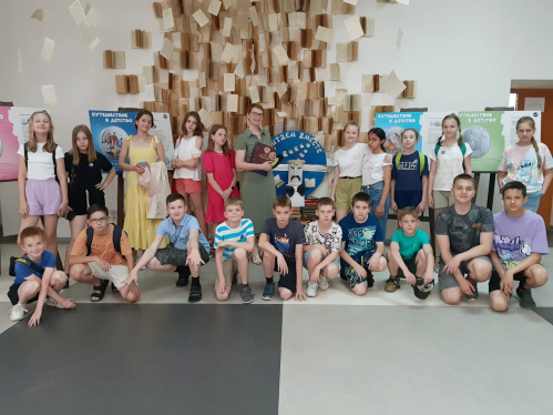 В День защиты детей в Горьковке открылась фотовыставка «Путешествие в детство» В День защиты детей в Горьковке открылась фотовыставка «Путешествие в детство»