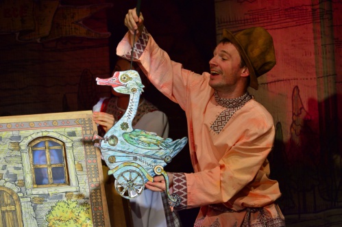 Куклы-марионетки расскажут школьникам региона о том, что на свете дороже денег