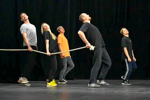 В Волгоградском ТЮЗе завершается работа над новым  спектаклем-сказкой 