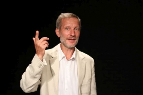 В Молодёжном театре состоится бенефис Фёдора Болотина