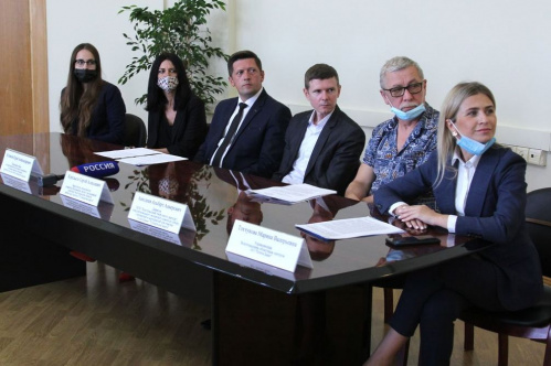 Как молодёжи вести себя культурно: волгоградцам рассказали об особенностях «Пушкинской карты»