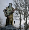 В Волжском установили памятник Высоцкому