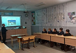 Специалисты модельной библиотеки «Умная Соня» знакомят школьников с природными парками региона