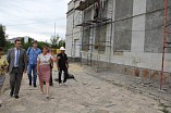 Владимир Попков оценил ход работ по модернизации Дома культуры Светлоярского района