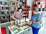 В Иловлинской модельной библиотеке открылась выставка для дачников